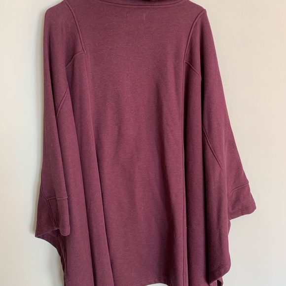 UGG Fuzzy Lined Pancho/ Shawl - Picture 5 of 5